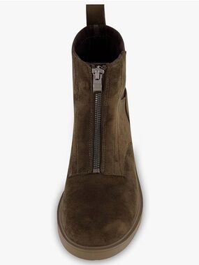 Cushionaire Women’s Hacket Zipper boot Olive size 9